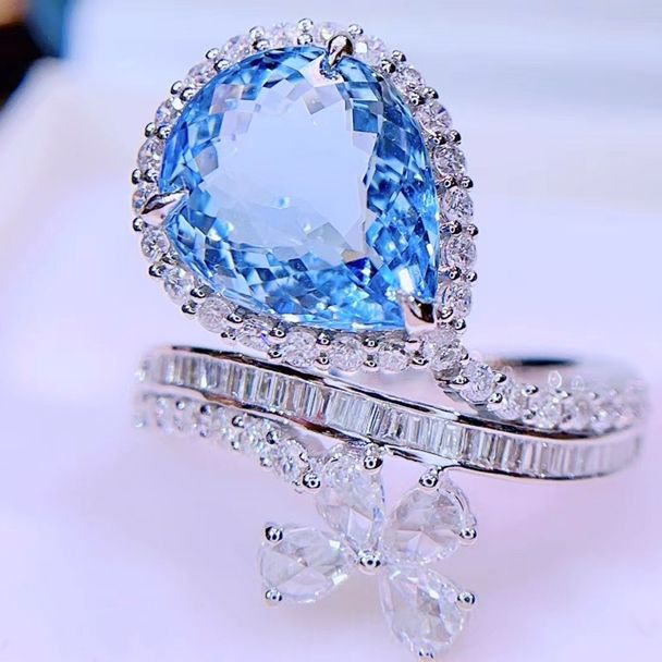 Bagues aigue-marine bleue et diamants Or blanc 18 carats
