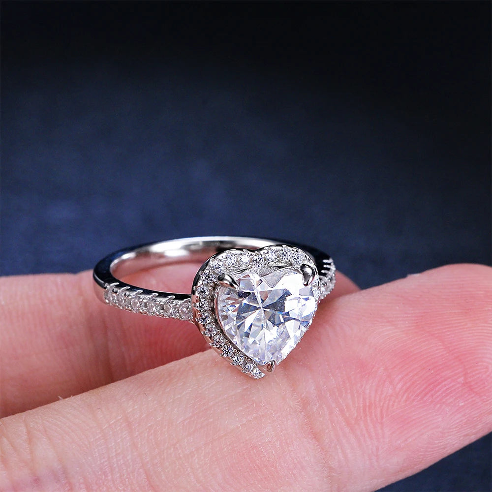 Stunning 1–2 Carat Heart Shape Moissanite Engagement Ring (D VVS1). Exceptional brilliance, premium craftsmanship & luxurious romantic design. Top quality