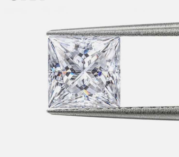 Loose Diamond. Princess Cut. 0.52 Carat E VS1. IGI Certificate.