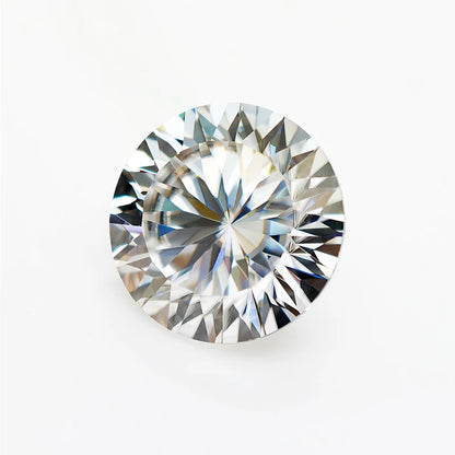 D VVS1 moissanite close-up brilliance