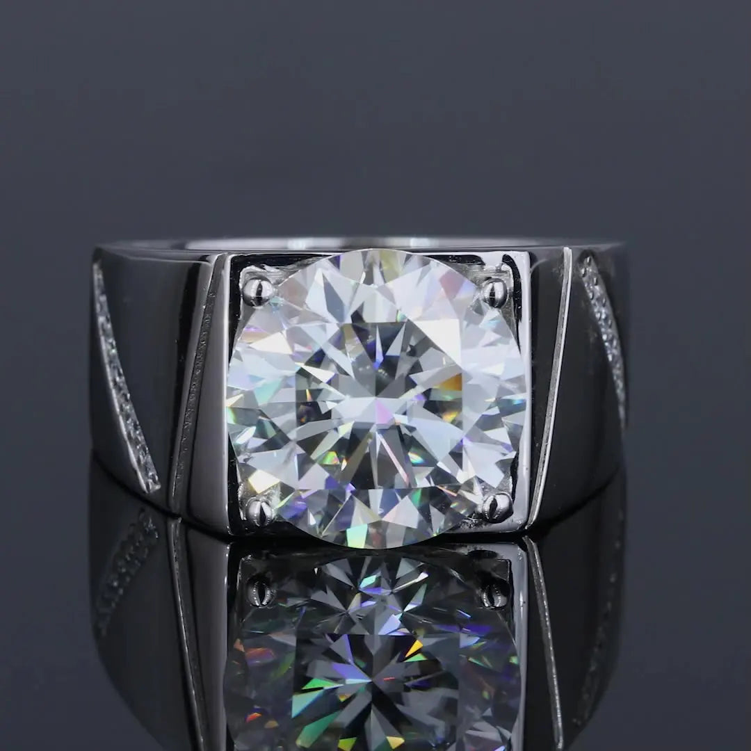 Elegant 10 Carat D Color Moissanite Men's Ring – Luxury Diamond Look.