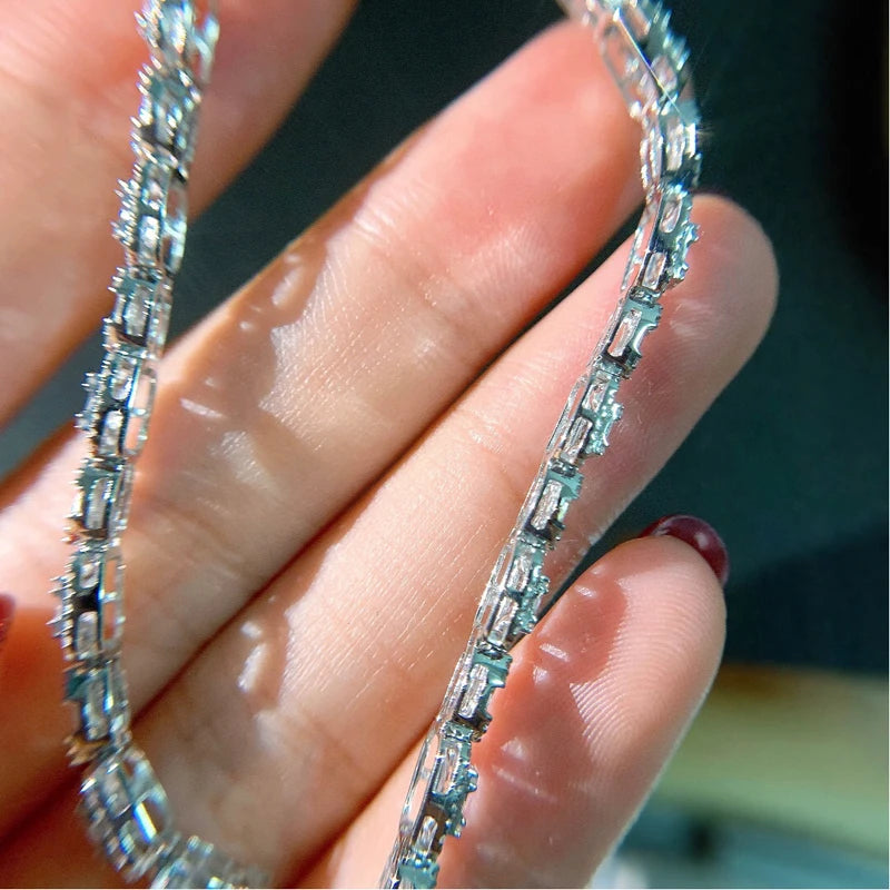 Natural Diamond Bracelet. 3.50 Carat. Diamond Jewelry. 18K Gold.