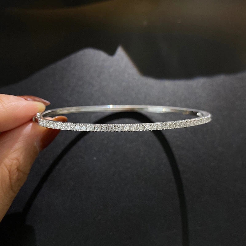 0.60 - 1.0ct Real Diamond Fashion Line Bangle.
