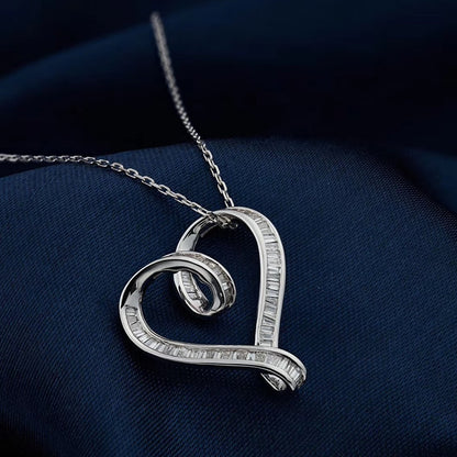 Heart Shaped. Luxury Diamond Pendant. 18K White Gold.