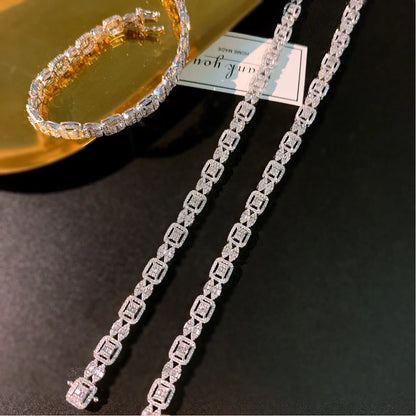 Natural Diamond Bracelet. 3.50 Carat. Diamond Jewelry. 18K Gold.