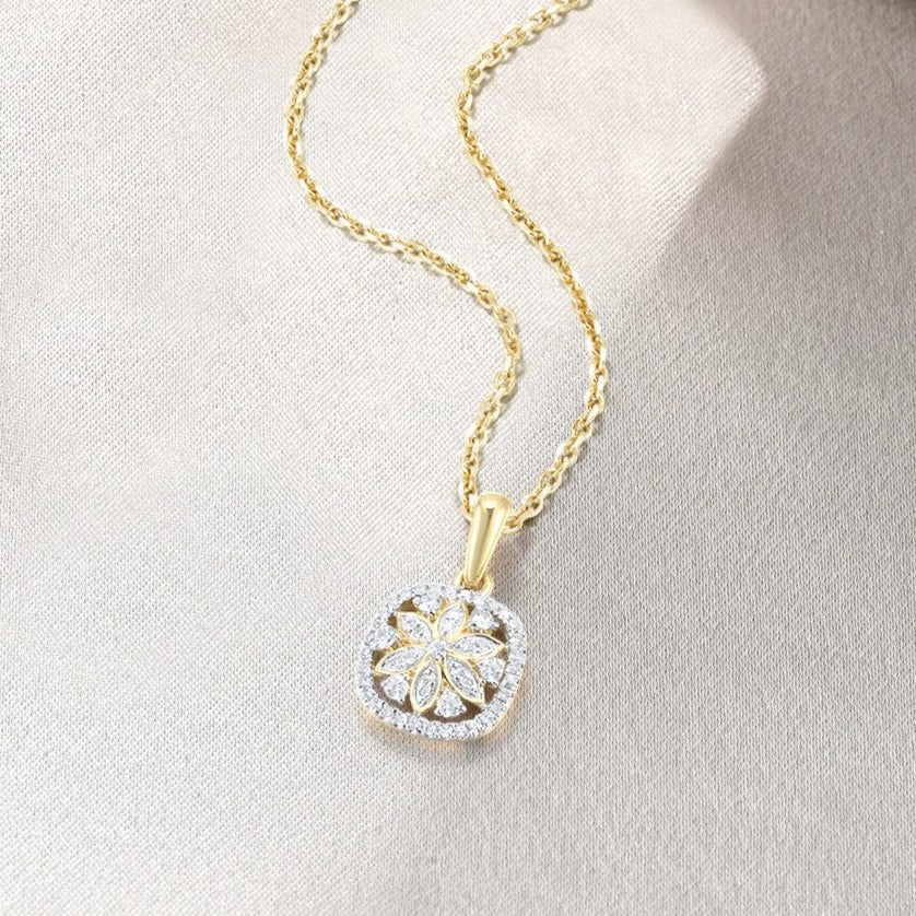 Flower Shaped Pendant. Natural Diamonds 14K Yellow Gold.