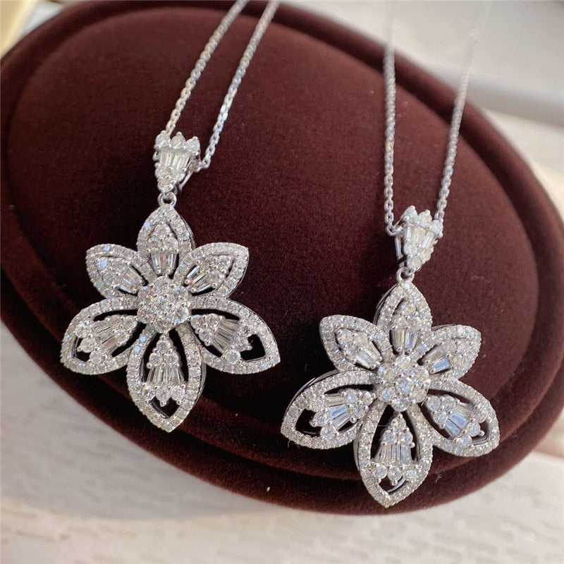 Flower Shaped Diamond Pendant Necklace. 1.20 Carat Natural Diamonds.