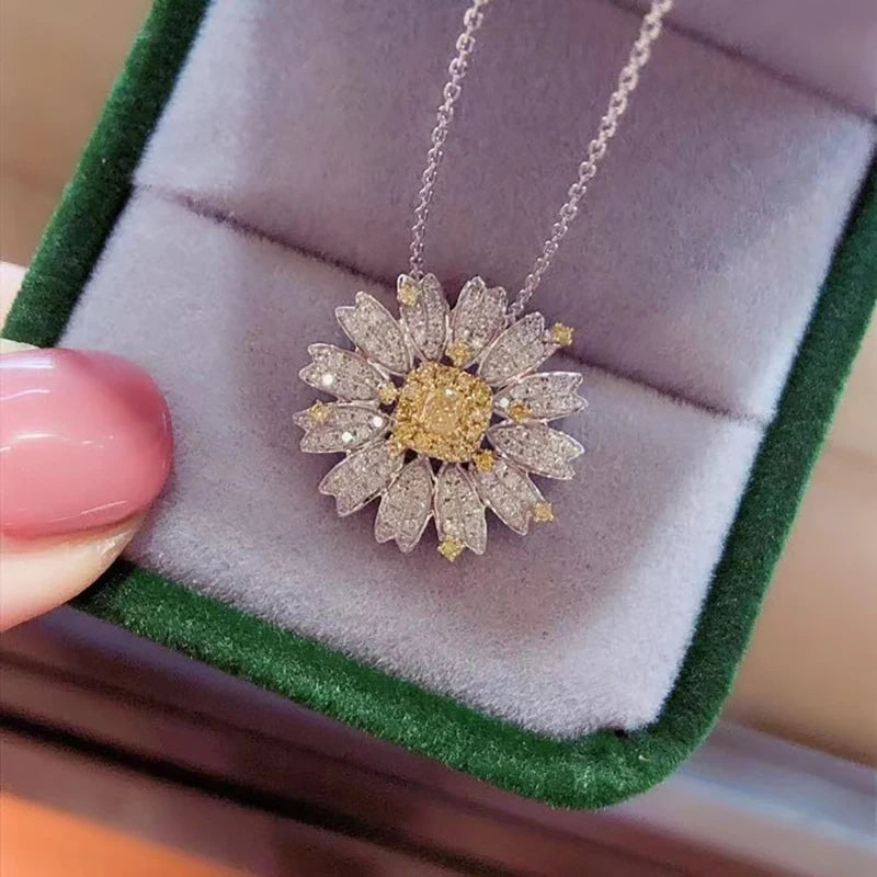 Real Diamond Necklaces. Flower-Shaped Necklace With Chain. 18K Gold.