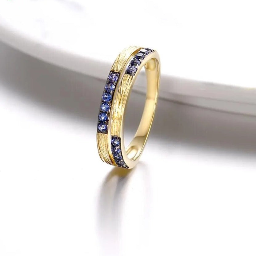 Sapphire Elegant Rings. Yellow Gold. Lab-Grown Sapphire.