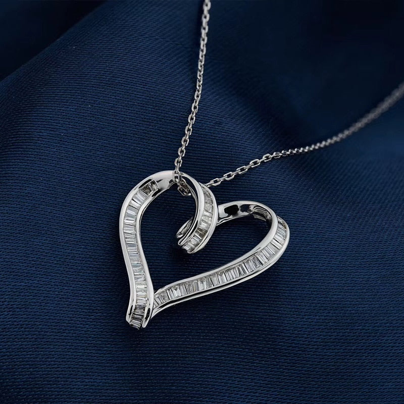 Heart Shaped. Luxury Diamond Pendant. 18K White Gold.