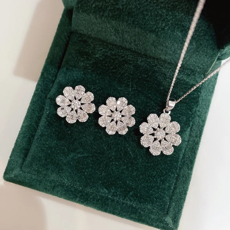 Elegant Flower-Shaped Necklace & Earrings with Natural Diamonds.
