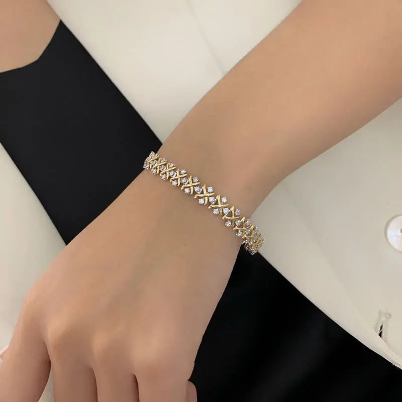 Trendy Diamond Bracelet for Women. Total 2.30 Carat.