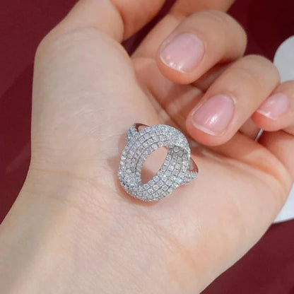 Eleganter Ring mit echten Diamanten. 1,80 Karat – 18 Karat Weißgold.