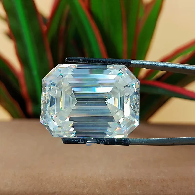 Huge Moissanite Gems 10–30 Carat – Oval, Emerald & More. Emerald cut