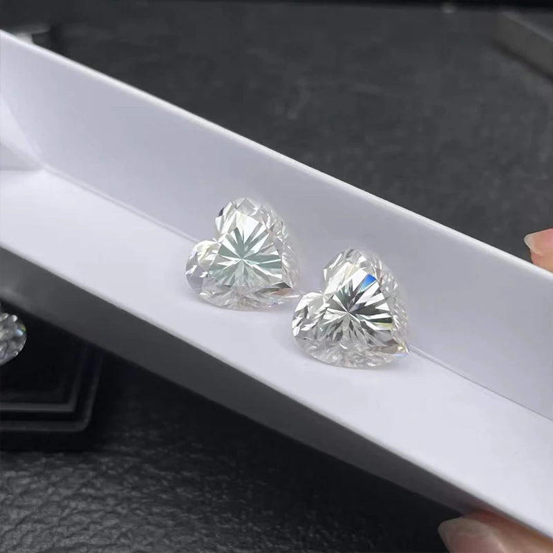 Huge Moissanite Gems 10–30 Carat – Oval, Emerald & More. Heart Cut Moissanite