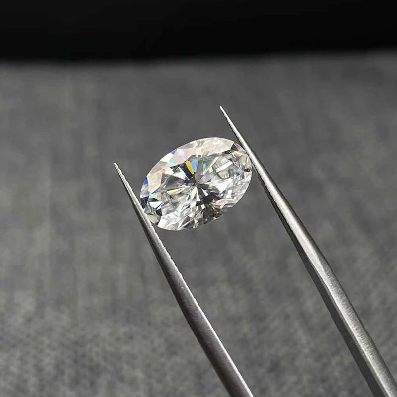 Huge Moissanite Gems 10–30 Carat – Oval, Emerald & More. Oval cut