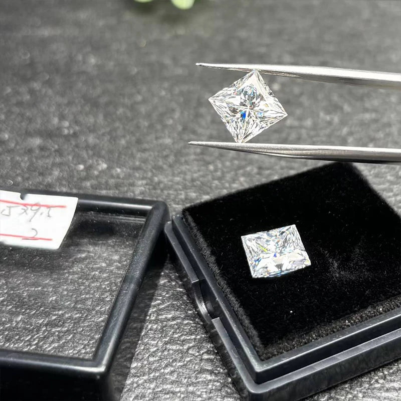 Huge Moissanite Gems 10–30 Carat – Oval, Emerald & More. Princess Cut Moissanite