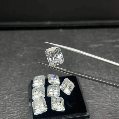 Huge Moissanite Gems 10–30 Carat – Oval, Emerald & More. Radiant cut