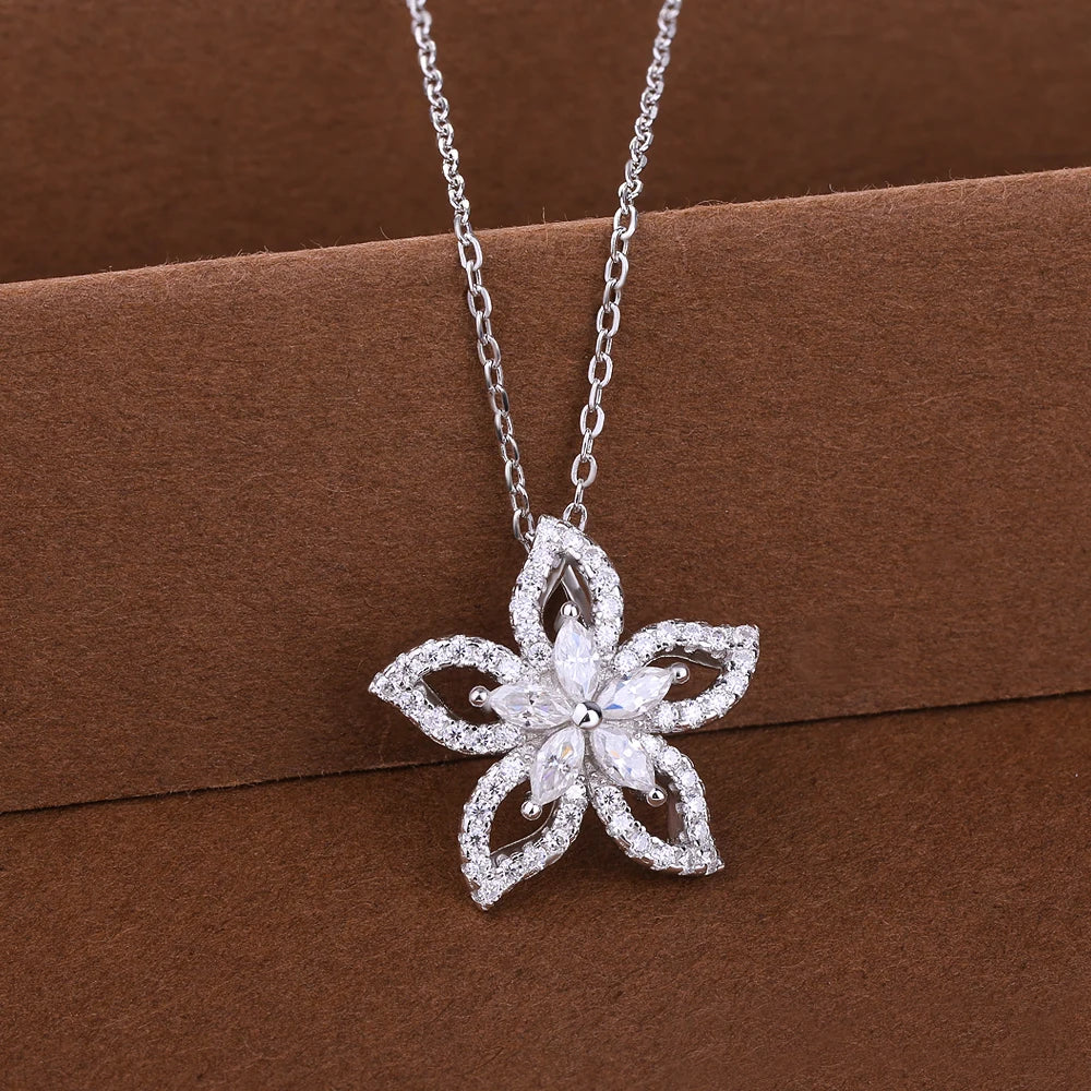 Luxury Flower Moissanite Pendant Necklace moissanite jewelry 