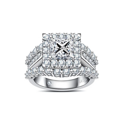 Princess Cut Moissanite Engagement Ring – Elegant Bridal Jewelry.