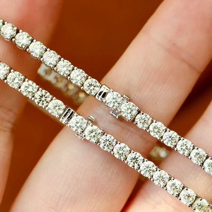 Luxury Natural Diamonds Tennis Bracelets. 7.0 Carat. 18K Gold.