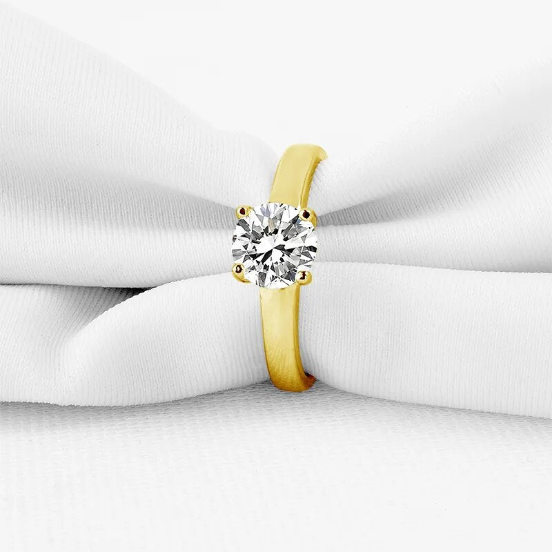 Moissanite Diamond Engagement Gold Rings. 1.0 Carat D VVS1.