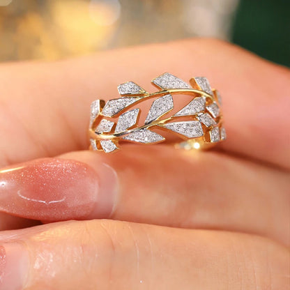 Luxury Fashion Jewelry. Elegant Diamond Rings. 18K Gold.