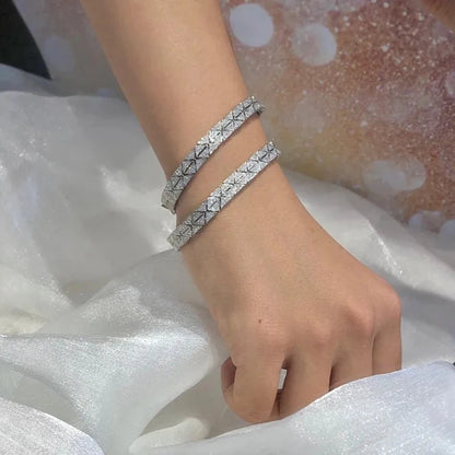 Luxury Diamond Bracelets. 2.20 Carat Natural Diamonds.