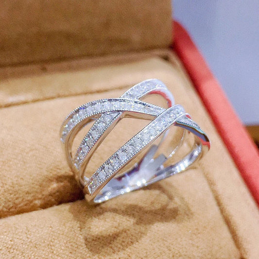 Elegant Diamond Rings. 0.50 Carat. 18K White Gold.