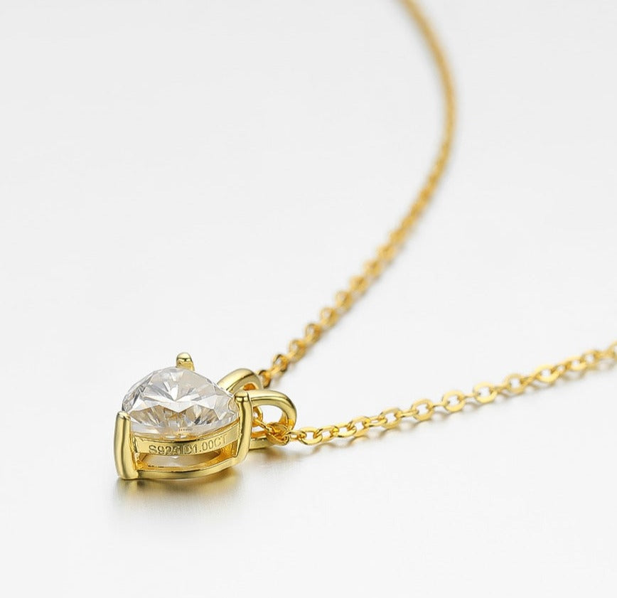heart shape moissanite necklace
