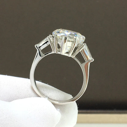 Heart-Shaped Moissanite Engagement Rings. 5.0 To 10.0 Carat. 18K Gold.