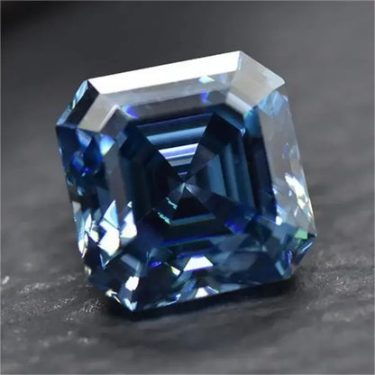 Moissanite colorée. Couleur bleu saphir. Coupe Asscher. 1,0 à 5,0 carats.