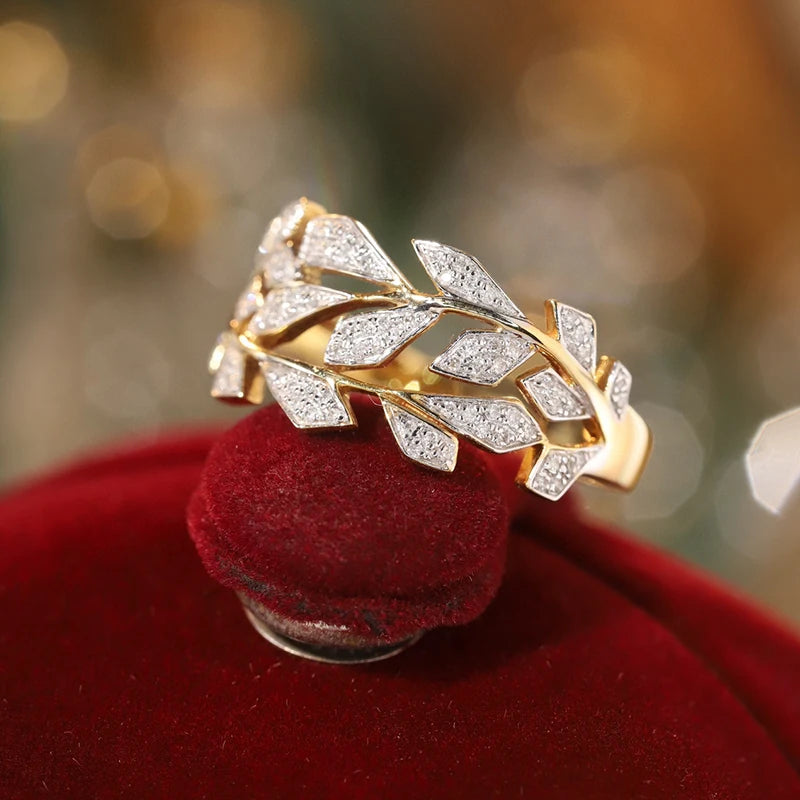 Luxury Fashion Jewelry. Elegant Diamond Rings. 18K Gold.