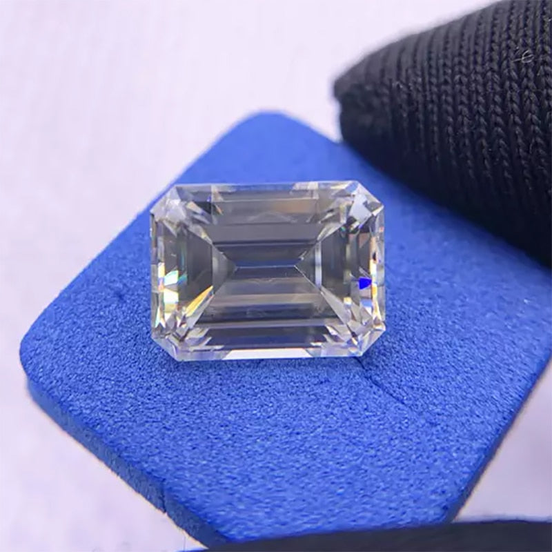 Loose Diamond 0.51 Carat. Emerald Cut. D VS1 - IGI Certified