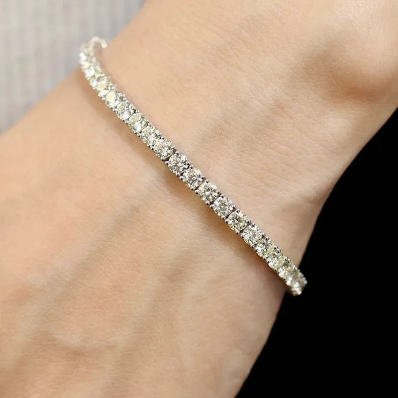 Luxury Natural Diamonds Tennis Bracelets. 7.0 Carat. 18K Gold.