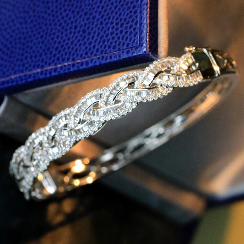 Luxurious Natural Diamond Bangle. Total 2.70 Carat.