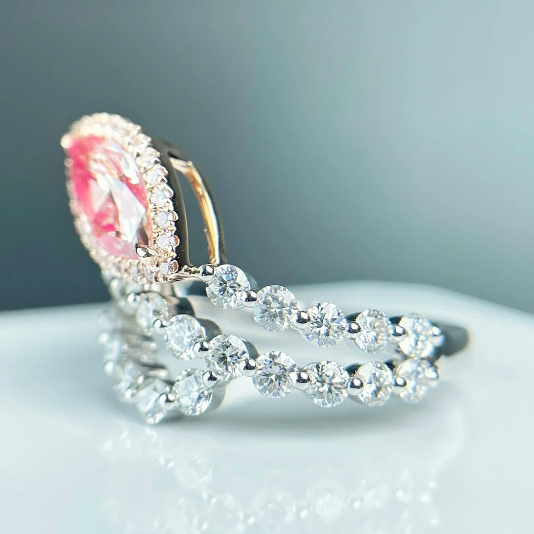 Fancy Pink Diamond 1.05 Carat. Engagement Rings.