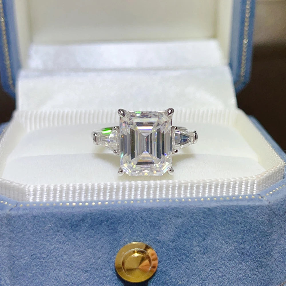 10 Carat Emerald Cut Moissanite Engagement Ring – Luxury Sparkle
