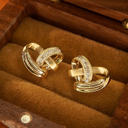 Diamond Earrings. Yellow Gold. Natural Diamond Jewelry. 0.20 Carat.