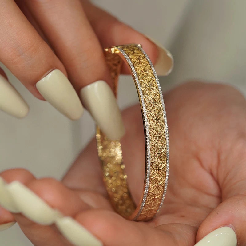 18K Yellow Gold Bangle with 0.99ct Real Diamonds.
