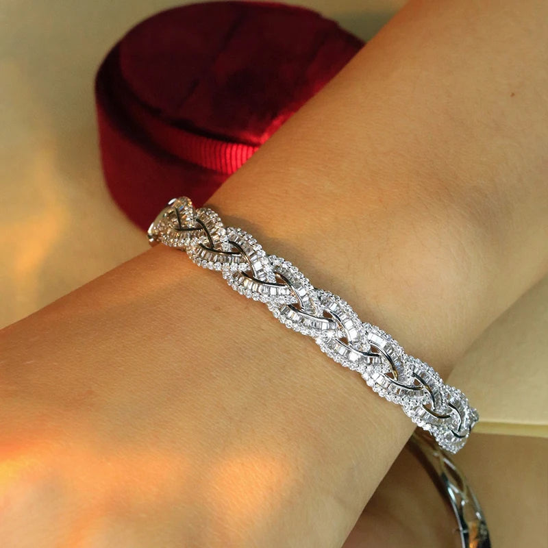 Luxurious Natural Diamond Bangle. Total 2.70 Carat.