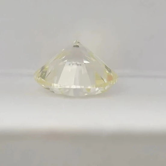 Fancy Light Yellow Color Diamond 1.0 Carat VS Clarity. Genuine Lab-Diamond