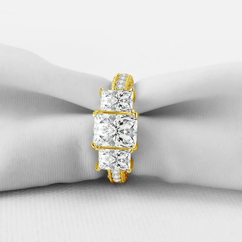 Luxury Gold Moissanite Engagement Rings. 2.0 Carat D VVS1.