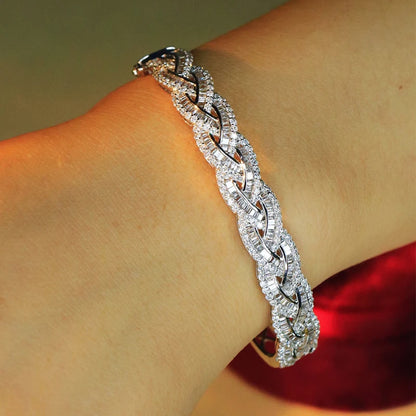 Luxurious Natural Diamond Bangle. Total 2.70 Carat.