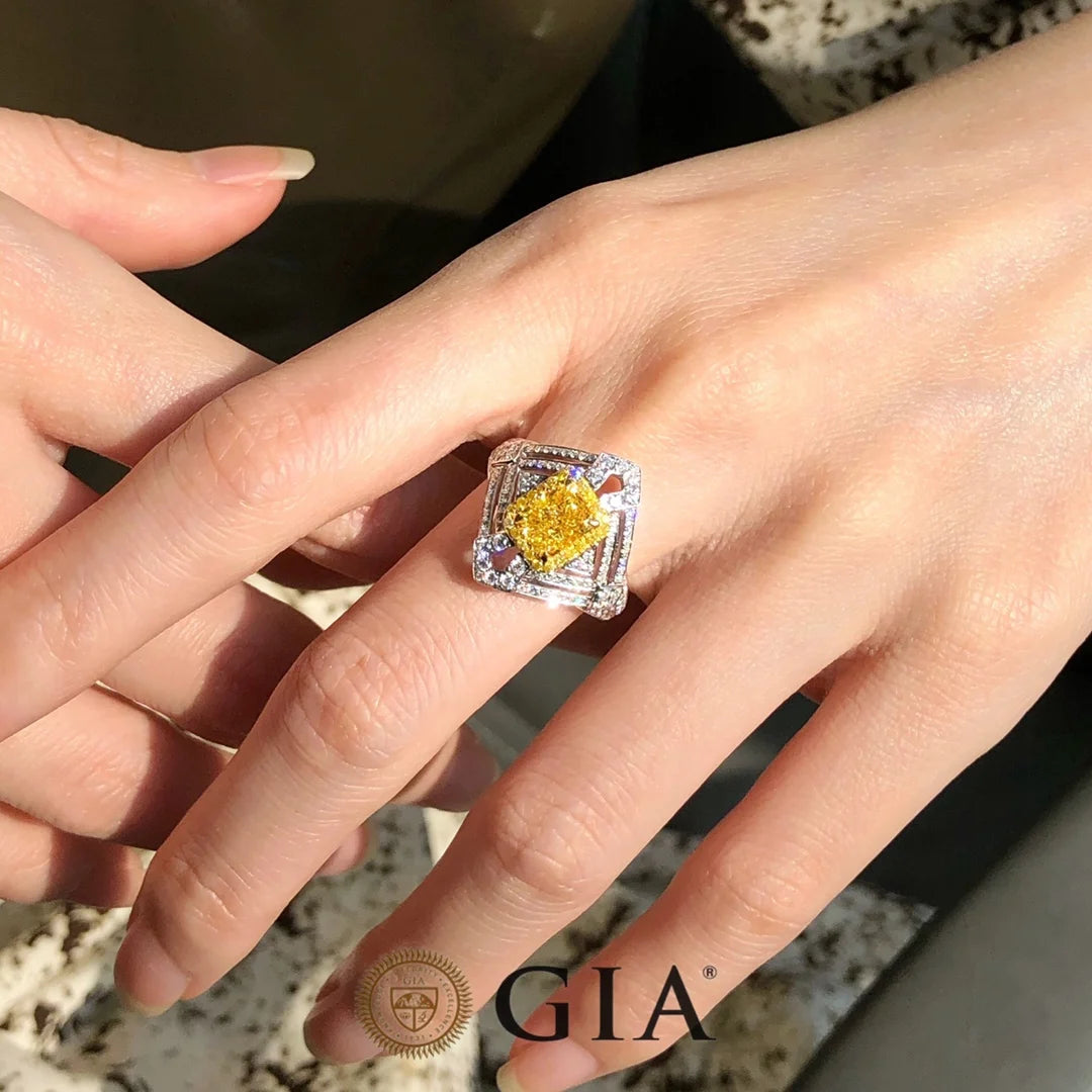 Ausgefallene Verlobungsringe mit gelben Diamanten. Mit GIA-Zertifikat.
