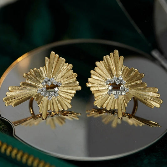 Elegant 18K Yellow Gold Diamond Earrings. 0.34 Carat. Fine Jewelry.
