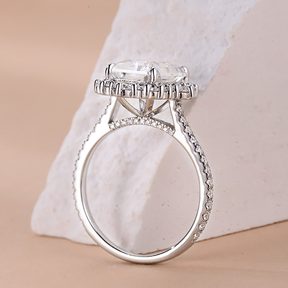 Luxury Emerald Shape. Moissanite Engagement Rings. Total 5.0 Carat.