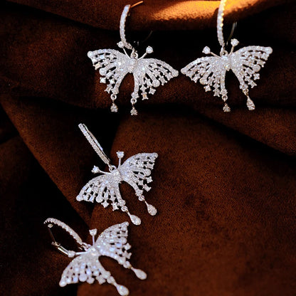 Fine Diamond Jewelry. Natural Diamond Earrings. 1.30 Carat.