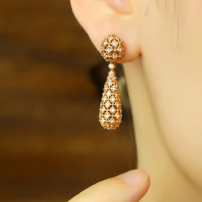 Luxury 18K Rose Gold Natural Diamond Earrings. 1.60 Carat.