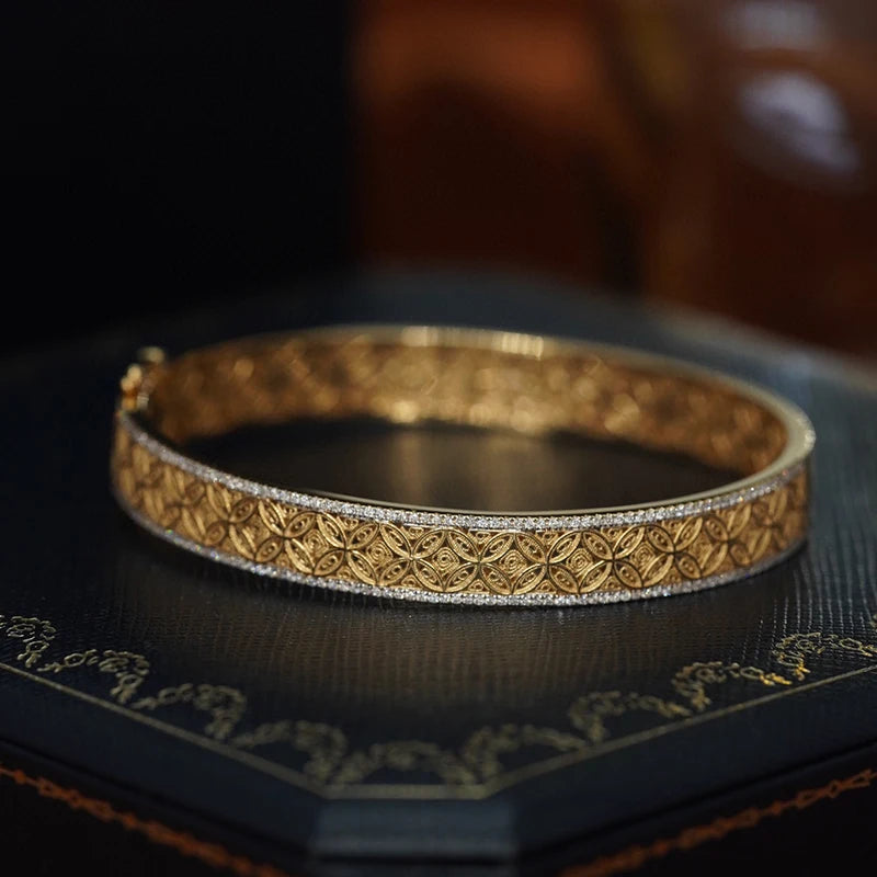 18K Yellow Gold Bangle with 0.99ct Real Diamonds.
